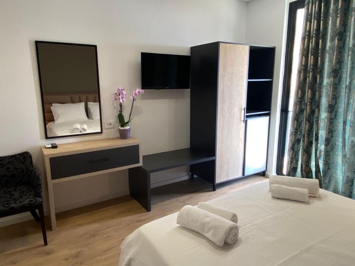 סרנדה Augusto Rooms מראה חיצוני תמונה