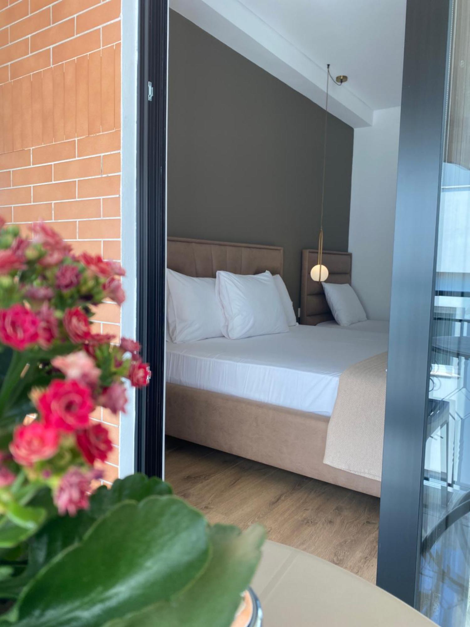 סרנדה Augusto Rooms מראה חיצוני תמונה