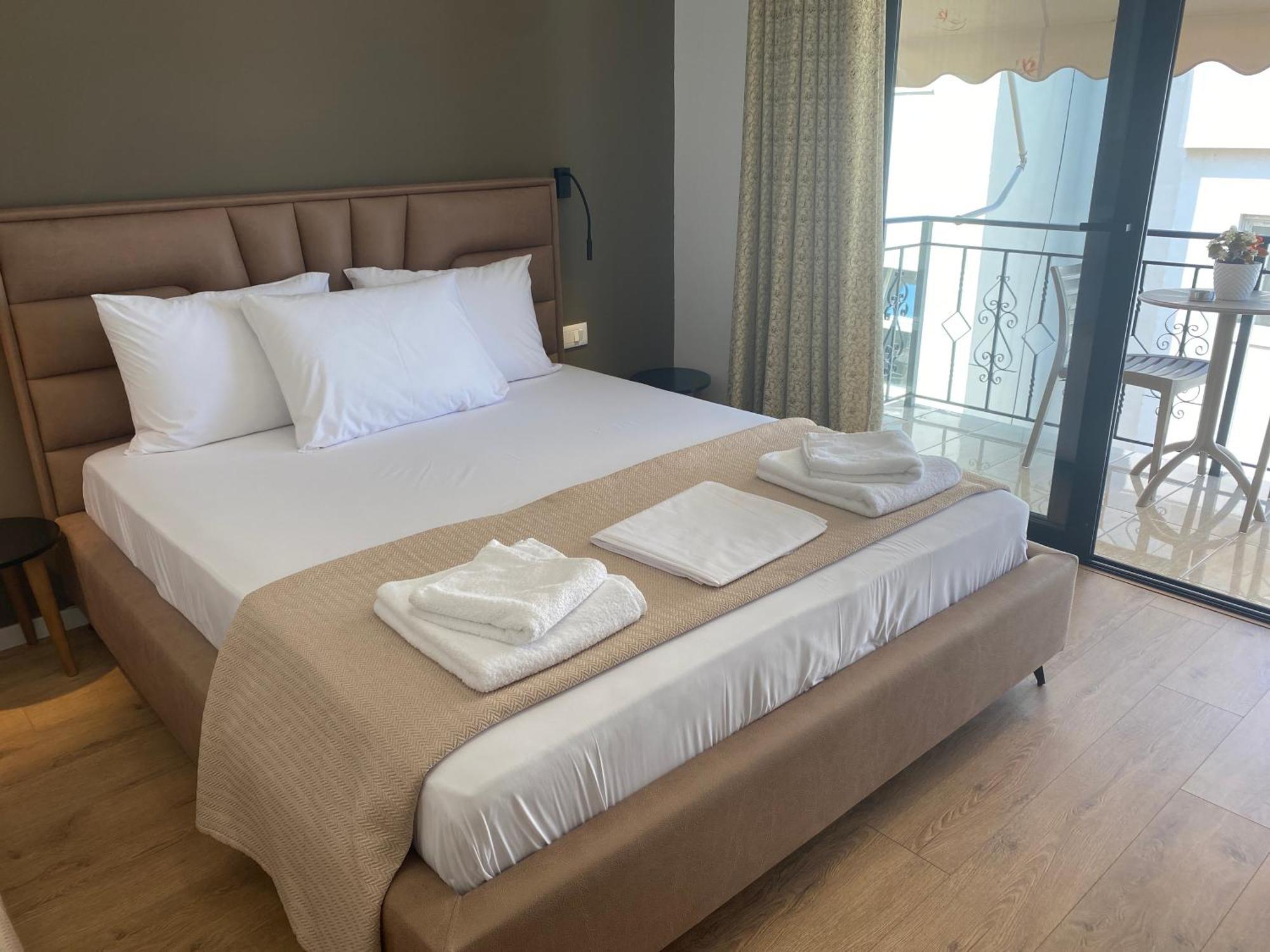 סרנדה Augusto Rooms מראה חיצוני תמונה