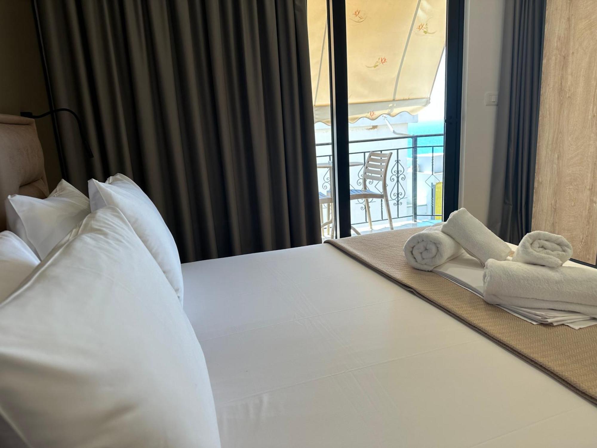 סרנדה Augusto Rooms מראה חיצוני תמונה